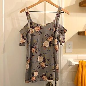 Monteau Cold Shoulder Top